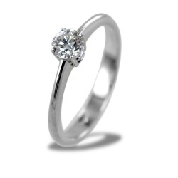 Medium Solitaire ring with 0.35 carat diamond 00230