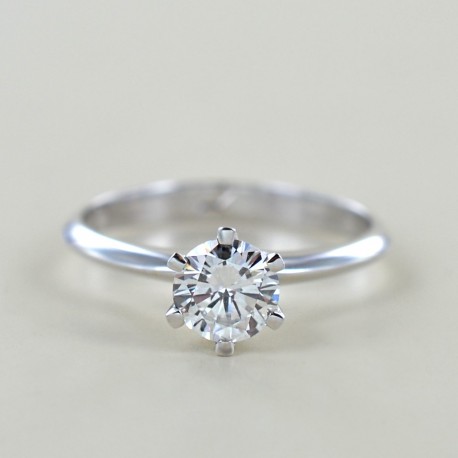 Solitaire Crown Ring mit Diamant über einem halben Karat 0,68 00233