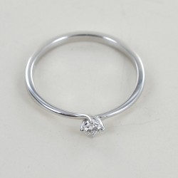 Small solitaire ring with Valentine setting diamond 0.09 carat 00241