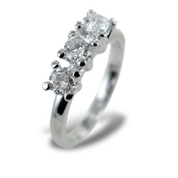 Großer Trilogie-Ring mit fast einem Karat Diamanten 00256