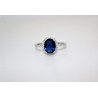 Silber ring 925 mit zirkonia besetzt und weißen stein zentraler color saphir blau.