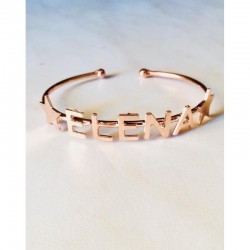 Unisex rigid bracelet in gold with customizable name B2800