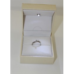 Solitaire bague en or blanc 18 kt et diamant