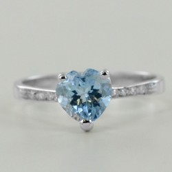 Ring with Heart cut Aquamarine in white gold with Diamonds 00336