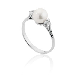 Ring with Akoya Pearl 8 - 8.5 and Diamonds 00346