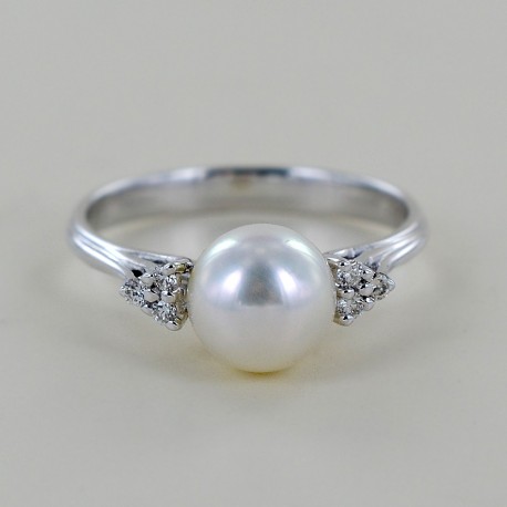 Ring mit Akoya Pearl 7.00 - 7.50 und Diamanten 00347