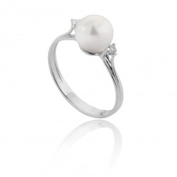 Ring with Akoya Pearl 8 - 8.5 and Diamonds 00348