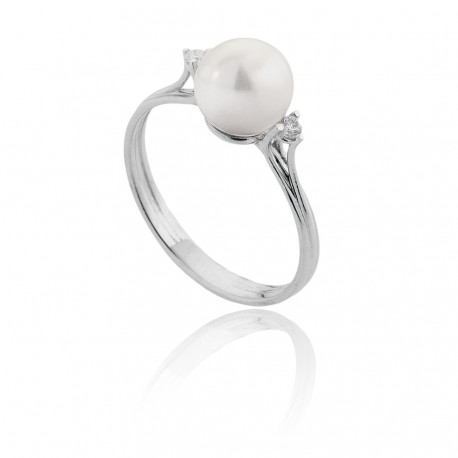 Ring with Akoya Pearl 7 - 7.5 and Diamonds 00349