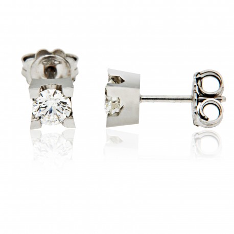 Small light point earrings with 0.16 G carat diamonds