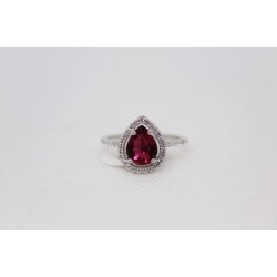 Silver ring 925 with red stone and zircons white